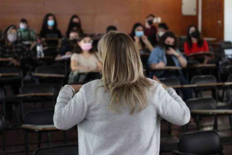 La UNC aún no define si pondrá en marcha el pase sanitario
