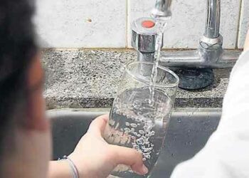 Advierten por “problemas” con el agua potable