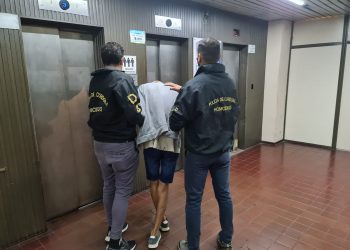 Detienen a un joven por disparar a su madre en la cabeza y provocar su muerte