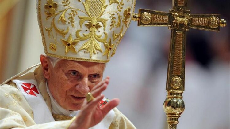 Acusan a Benedicto XVI por encubrir delitos sexuales