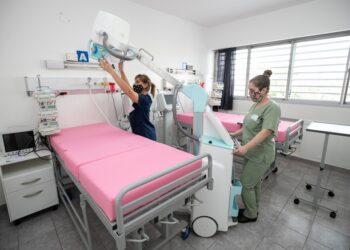 Del total de personas internadas por Covid-19, el 52% no está vacunado