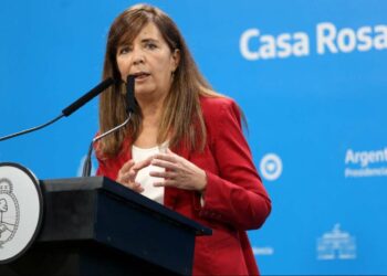 El “malestar” en la Rosada y el silencio de Cerrutti por los viajes de Volnovich y Ferraresi