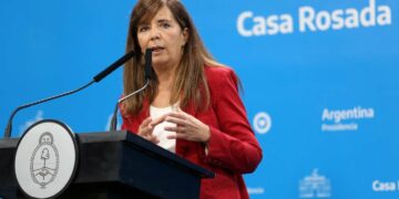 El “malestar” en la Rosada y el silencio de Cerrutti por los viajes de Volnovich y Ferraresi