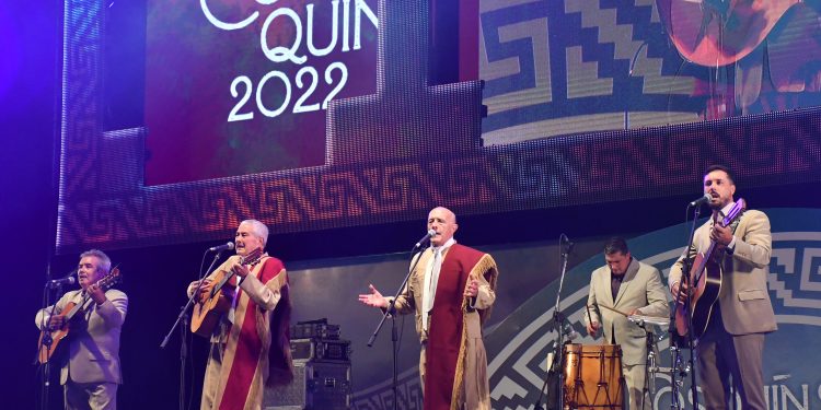 El Chaqueño Palavecino y Los Carabajal en una emotiva velada a puro folklore