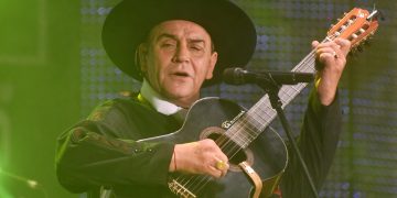 El Chaqueño Palavecino y Los Carabajal en una emotiva velada a puro folklore