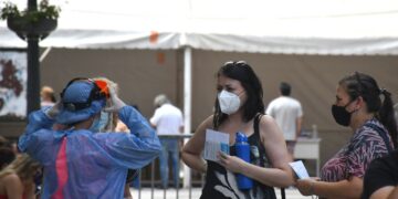 A partir de ahora, los contactos estrechos no deberán hisoparse pero sí aislarse