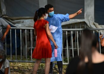 Córdoba descartó el aislamiento para los contactos estrechos laborales vacunados