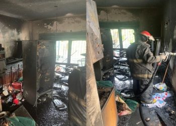 Se incendió por completo un departamento en barrio General Bustos