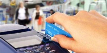 Actualizan montos mínimos para informar movimientos con débito