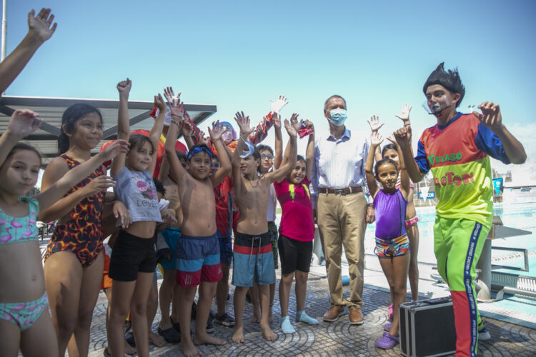 Más de 10 mil jóvenes disfrutan las actividades de pileta y recreación