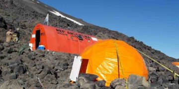 Tragedia en el Lanín: dos muertos y tres heridos luego de accidentarse a 3100 metros de altura