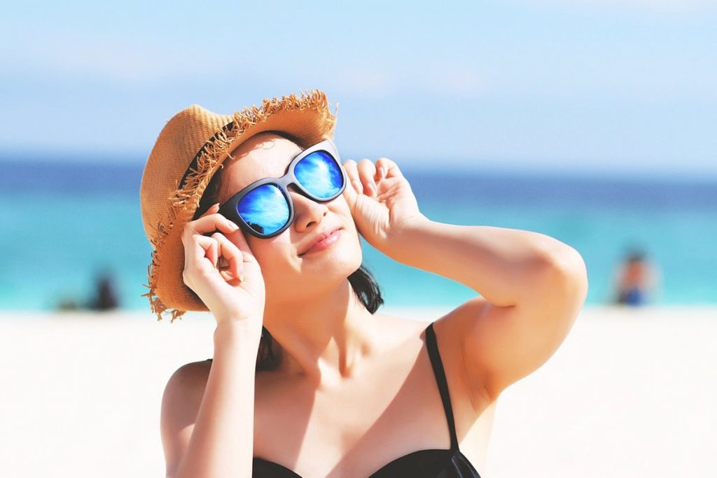 Alertan que los anteojos de sol de mala calidad pueden provocar maculopatías