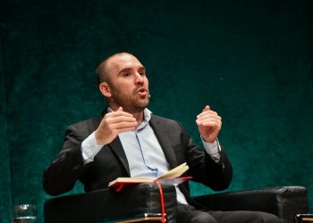 “Si el FMI empuja al país a una situación desestabilizante perderá legitimidad”