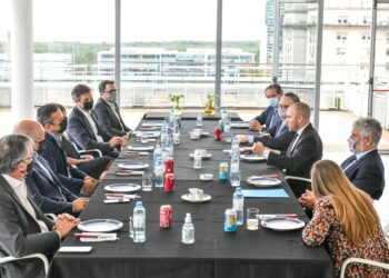 Negocian una nueva canasta con las empresas alimenticias