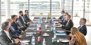 Negocian una nueva canasta con las empresas alimenticias