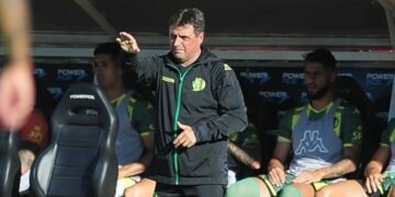 Ángel Guillermo Hoyos se acerca