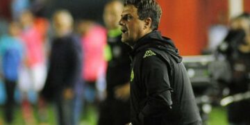 Ángel Hoyos fue anunciado oficialmente como el nuevo entrenador de Talleres