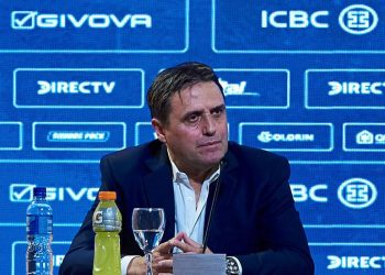 Hoyos fue presentado con nuevo DT del equipo albiazul