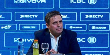 Hoyos fue presentado con nuevo DT del equipo albiazul