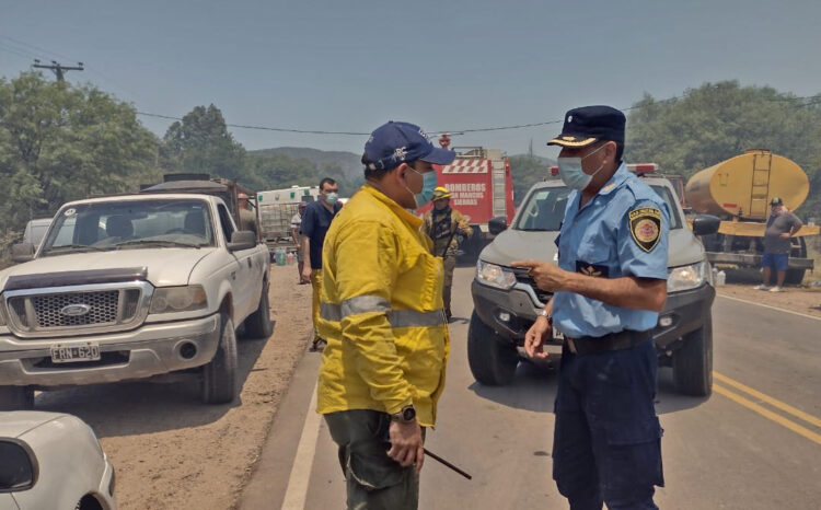 En el medio del calor, se desató un incendio forestal en San Marcos Sierras