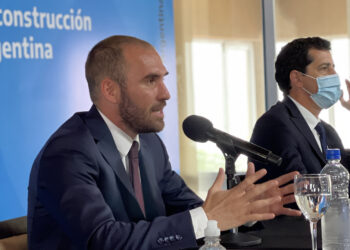 La inflación durante 2021 superó en 22 puntos la previsión original del Gobierno