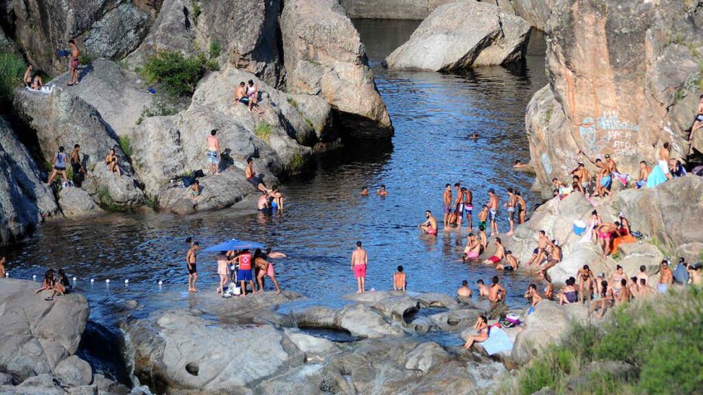 Un hombre se descompensó y falleció en el Nido del Águila