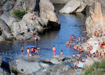 Un hombre se descompensó y falleció en el Nido del Águila