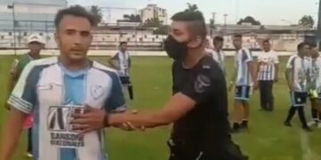 “No sé borrar, culiao”: futbolistas robaron un celular mientras filmaba y quedaron registrados