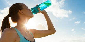 Para enfrentar al calor: porciones más chicas, ensaladas, frutas, yogures y mucha agua