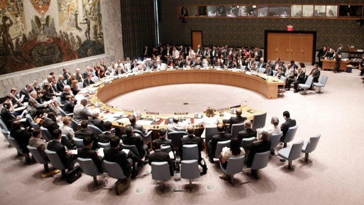 Potencias atómicas prometen evitar la proliferación nuclear