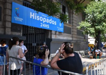 Vacunatorios y centros de testeo vuelven a atender con su máxima capacidad