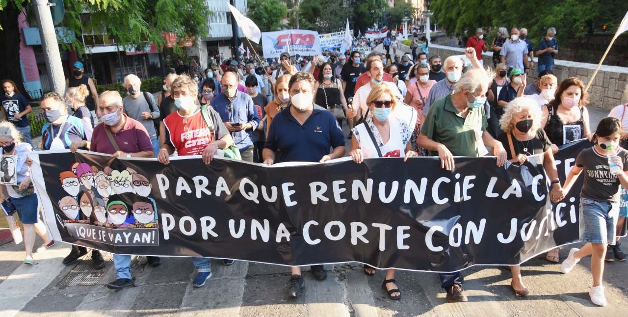 Marcharon contra la Corte