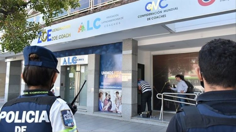 Tres policías de Córdoba denunciaron que Generación Zoe exigía una inversión de US$ 100 como mínimo