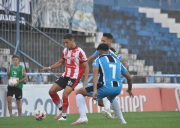 Instituto consiguió su primera victoria en el torneo ante Almagro