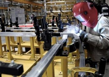 La actividad industrial cerró 2021 con una suba del 15,8% y la construcción disparando hacia un 30,8%