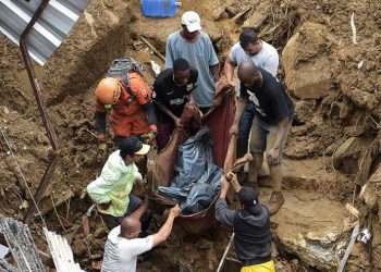 Registran más de cien muertos por el temporal de Petrópolis y continúa la intensa búsqueda de afectados