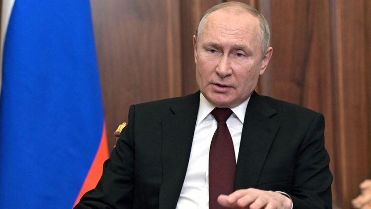 Putin puso "en alerta especial de combate" a las fuerzas de disuasión nuclear rusas