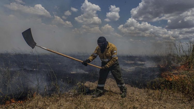 El 80% de los incendios fueron extinguidos y se espera un frente de tormenta