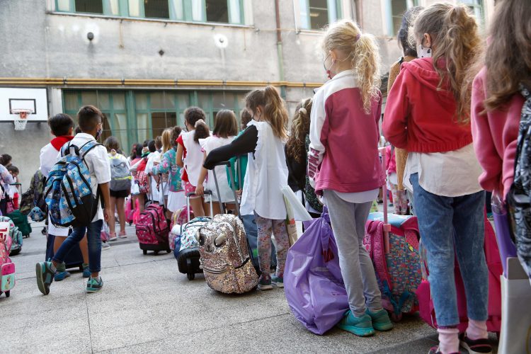 Con presencialidad plena, comenzó el ciclo lectivo en la ciudad de Buenos Aires y Mendoza