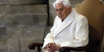 Benedicto dijo sentir una “profunda vergüenza” por las víctimas de abusos en la iglesia