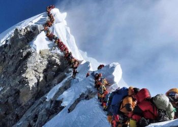 El mayor glaciar del Everest se derrite rápidamente por el cambio climático