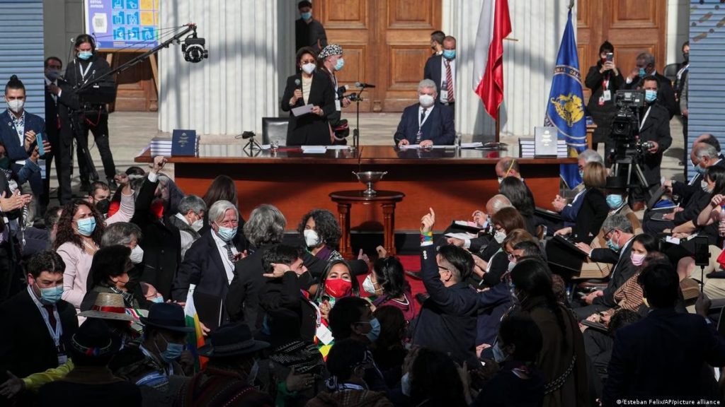 Chile comienza a escribir una nueva Constitución regionalista, plurinacional y con enfoque de género