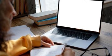 Banco Nación lanzó una campaña para adquirir notebooks en 24 cuotas sin interés