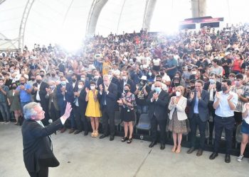 Fernández anunció la construcción de 100 escuelas técnicas secundarias en todo el país