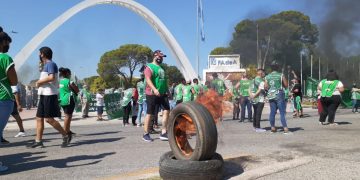 Protesta en Fadea para reclamar la reincorporación de despedidos