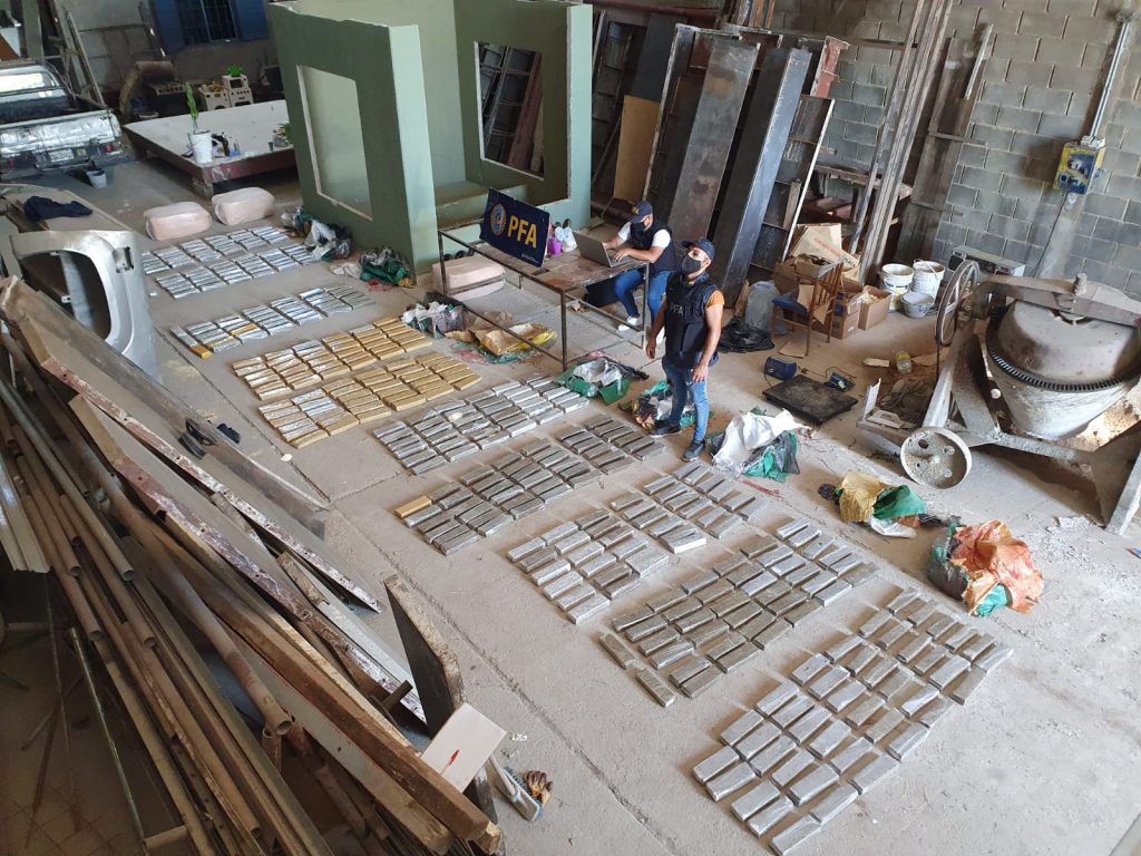 Destariculan una organización criminal dedicada al tráfico de estupefacientes a gran escala Destariculan una organización criminal dedicada al tráfico de estupefacientes a gran escala