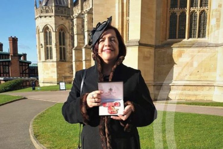 La patóloga Marta Cohen fue condecorada con el título de la Excelentísima Orden del Imperio Británico