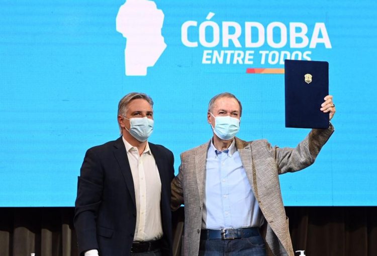 Firman convenio para obras de urbanización en 33 barrios de la capital