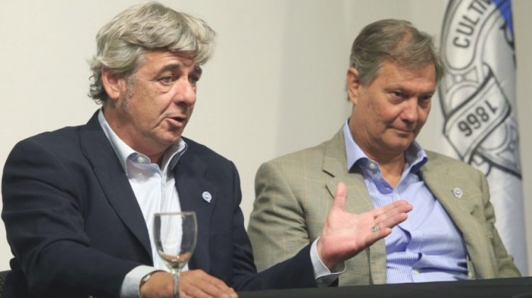 Pino, titular de la SRA durante la conferencia de prensa.