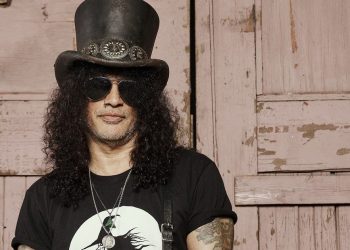 Slash afirmó que Guns N’ Roses superó “una etapa de negatividad”